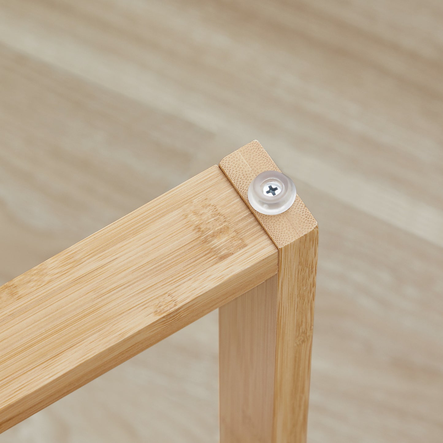 HOOBRO HOOBRO Round Side Table Charging Station, 2-Tier Round Coffee Table Bamboo Legs, workspace for bedroom - side view